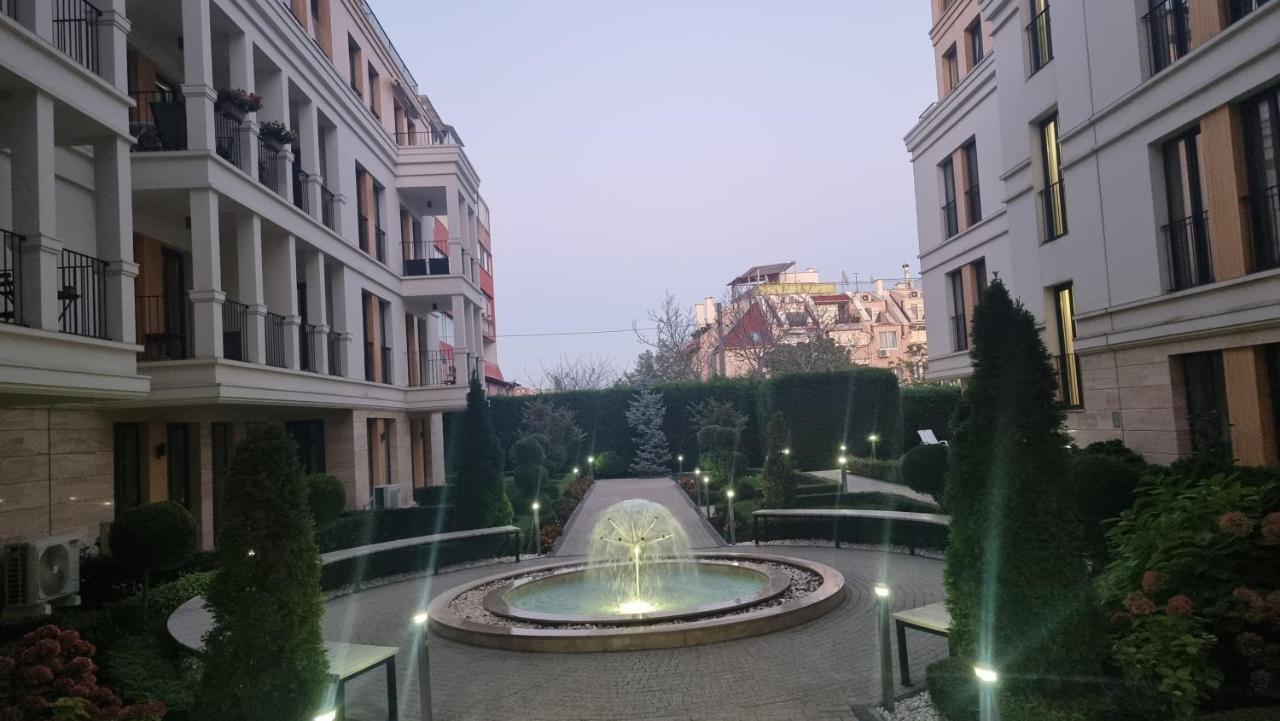 Apartment In Evargreen Complex With Terrace ヴァルナ エクステリア 写真